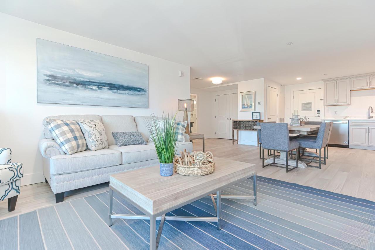 Downtown Plymouth Waterfront Luxury Condos Exteriör bild