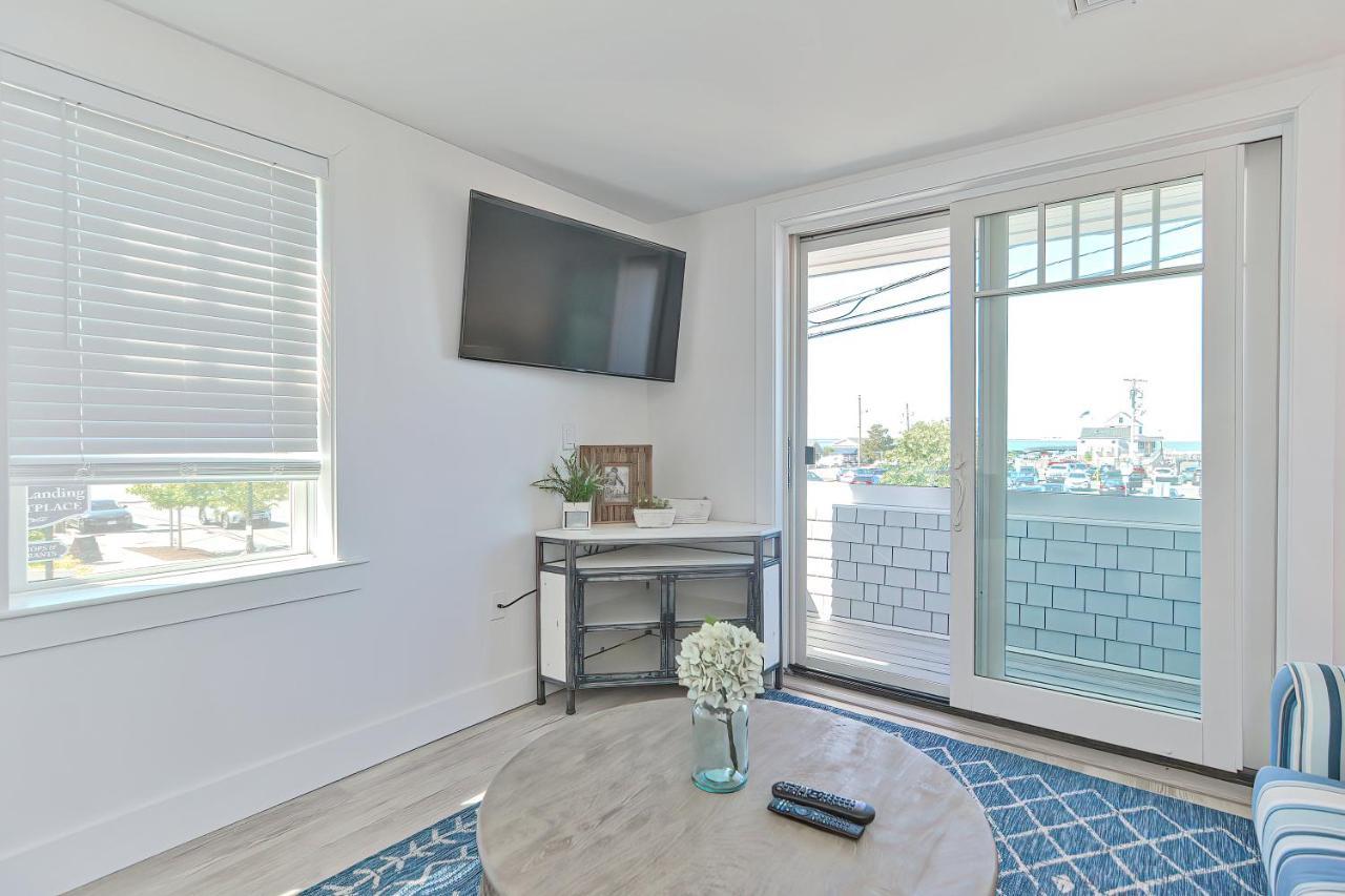 Downtown Plymouth Waterfront Luxury Condos Exteriör bild