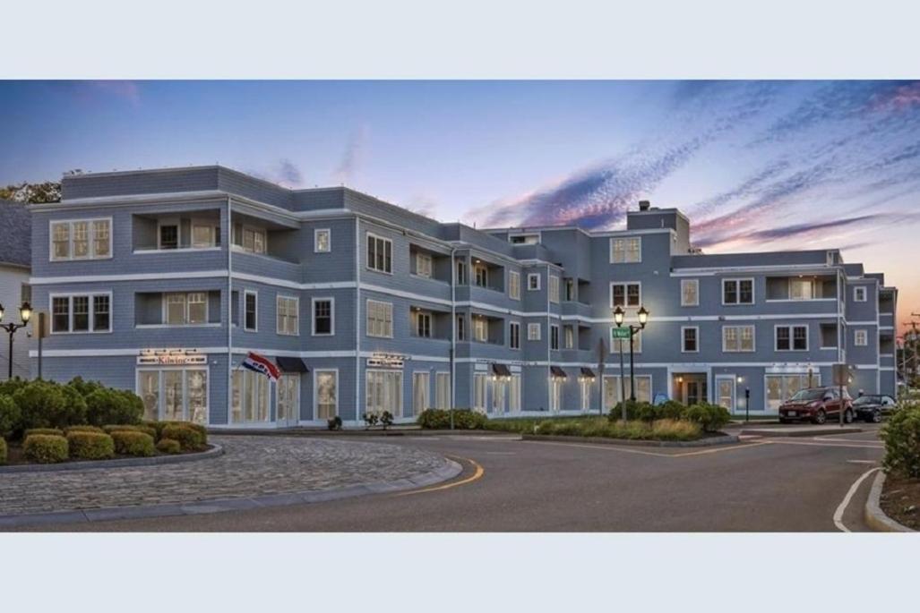 Downtown Plymouth Waterfront Luxury Condos Exteriör bild