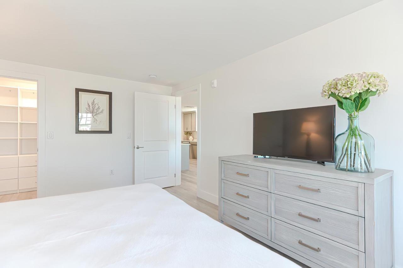 Downtown Plymouth Waterfront Luxury Condos Exteriör bild