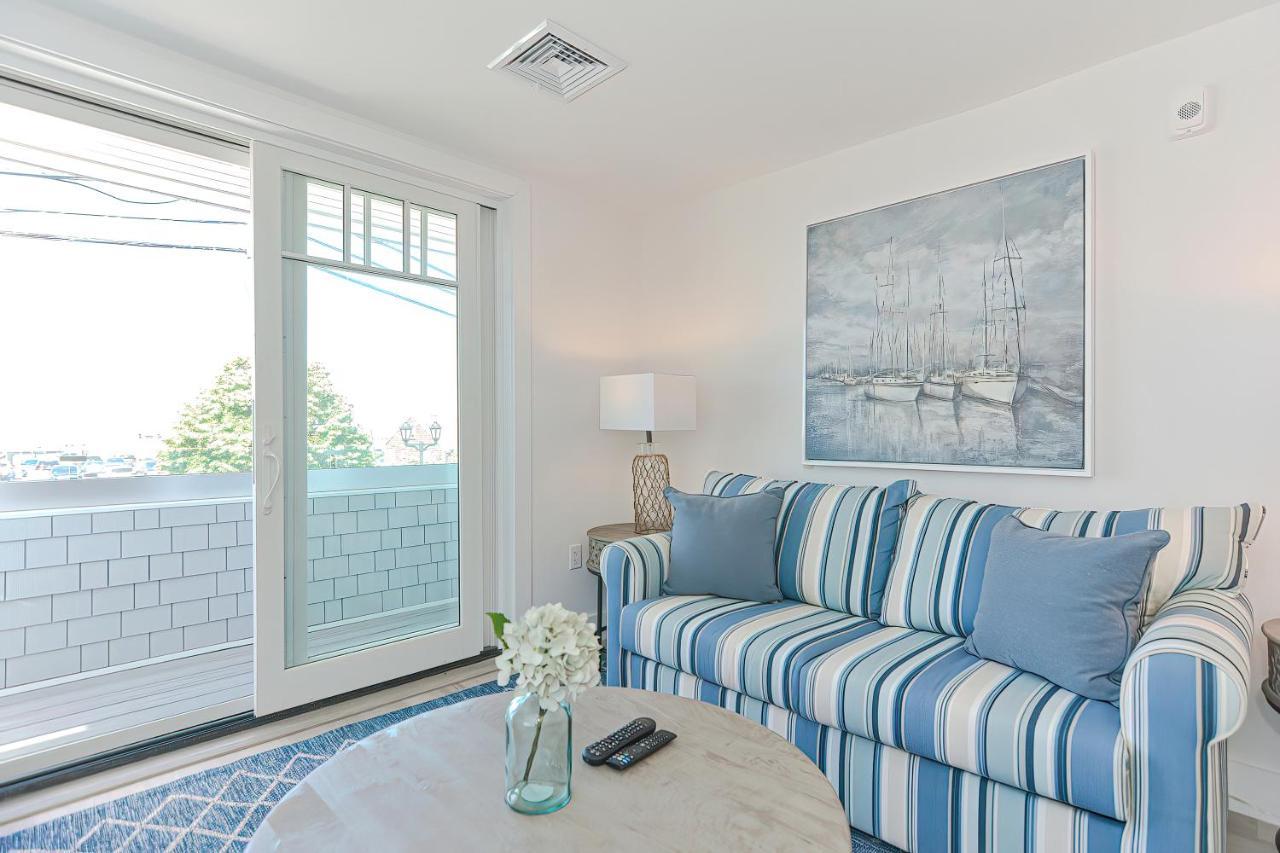 Downtown Plymouth Waterfront Luxury Condos Exteriör bild