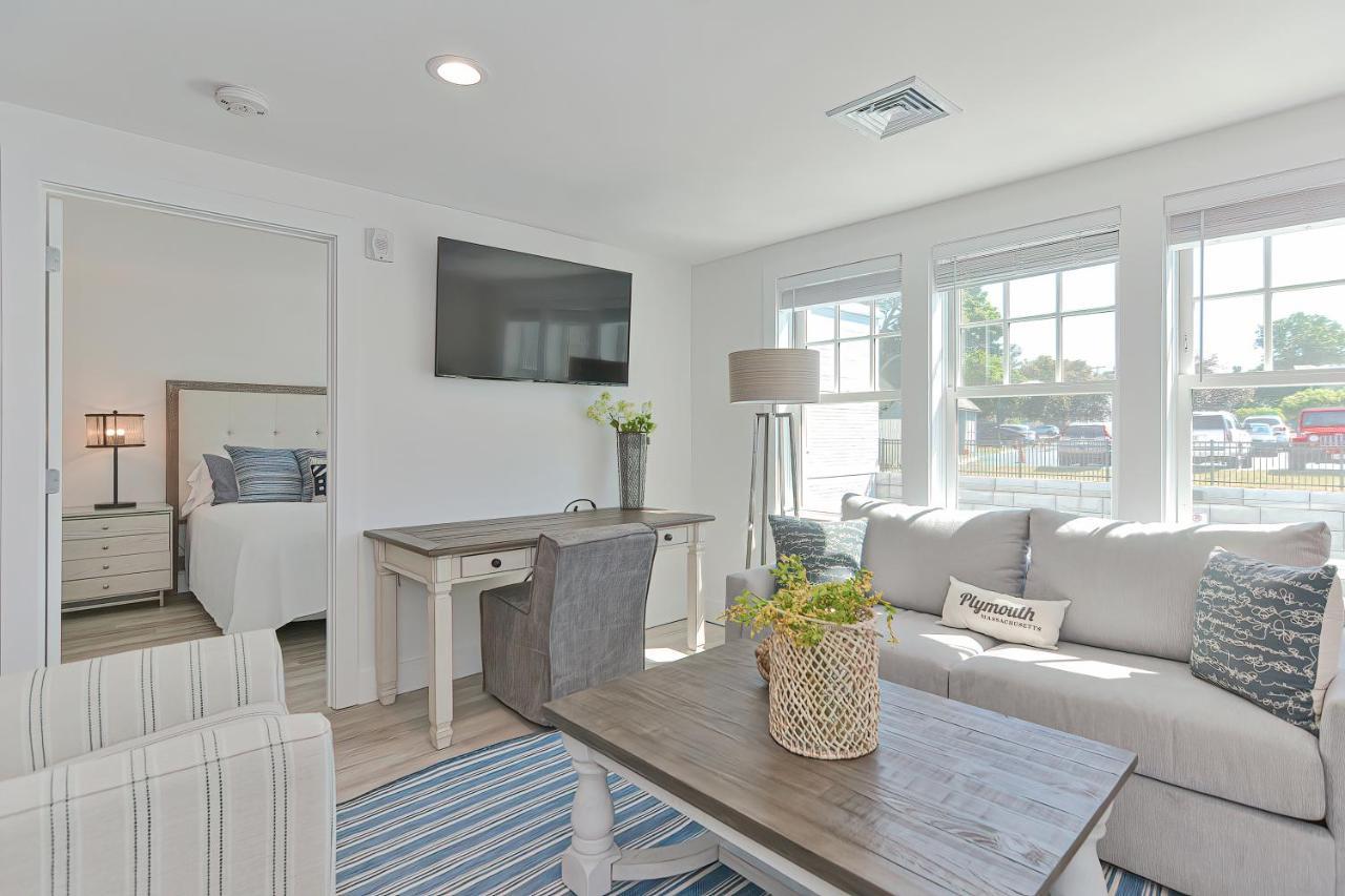 Downtown Plymouth Waterfront Luxury Condos Exteriör bild