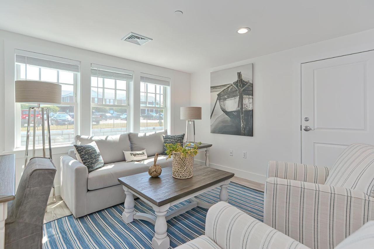 Downtown Plymouth Waterfront Luxury Condos Exteriör bild