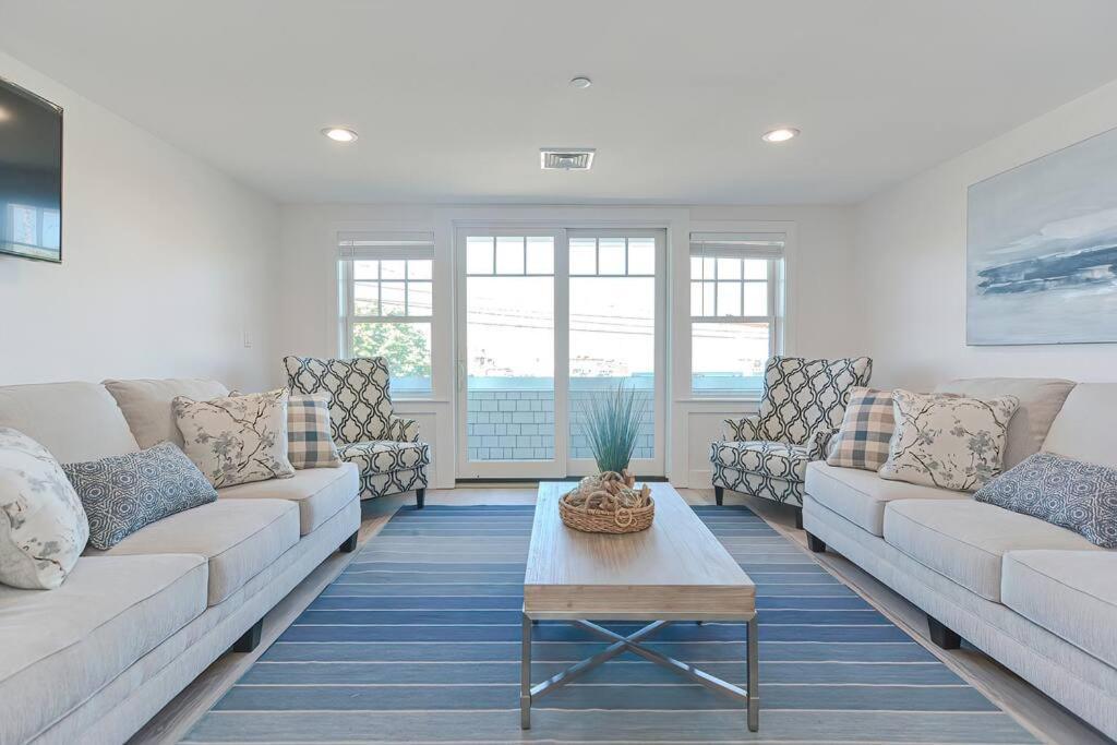 Downtown Plymouth Waterfront Luxury Condos Exteriör bild