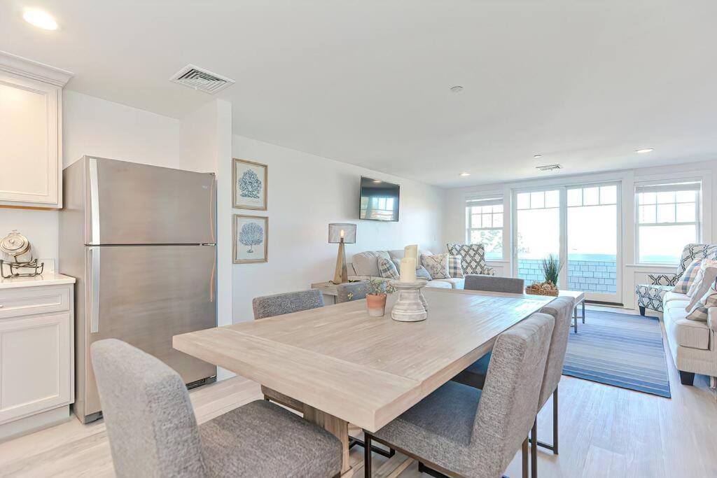 Downtown Plymouth Waterfront Luxury Condos Exteriör bild
