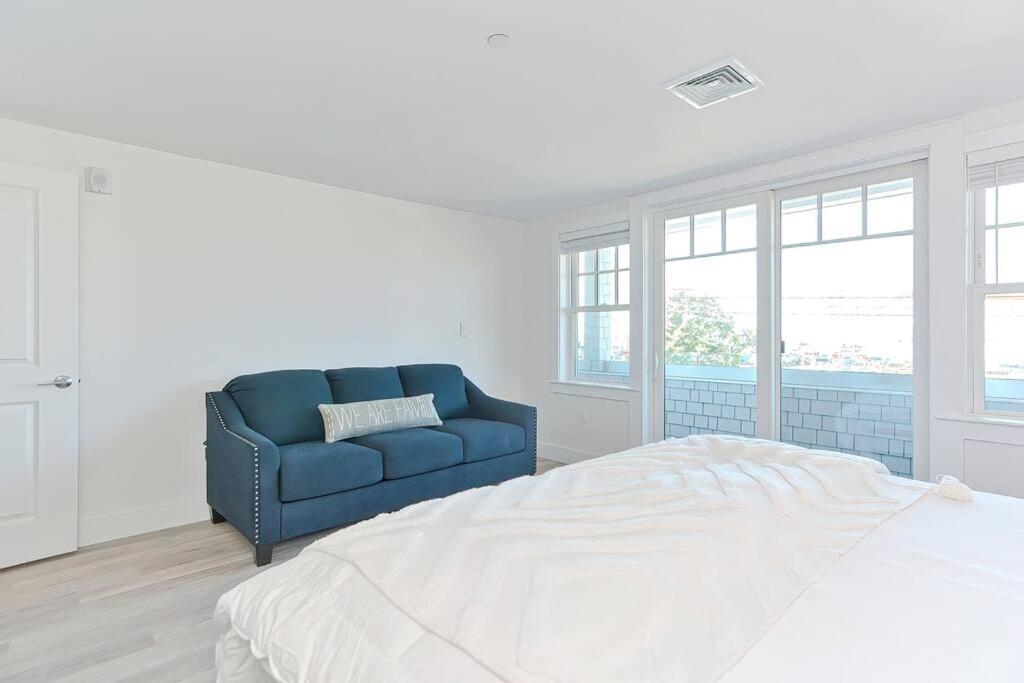 Downtown Plymouth Waterfront Luxury Condos Exteriör bild
