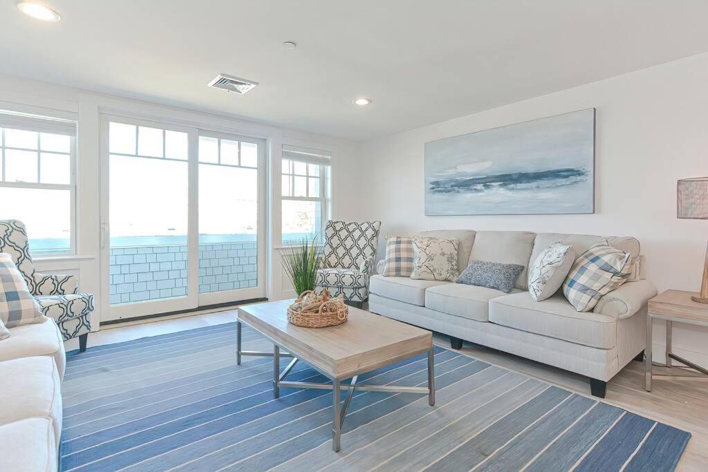 Downtown Plymouth Waterfront Luxury Condos Exteriör bild